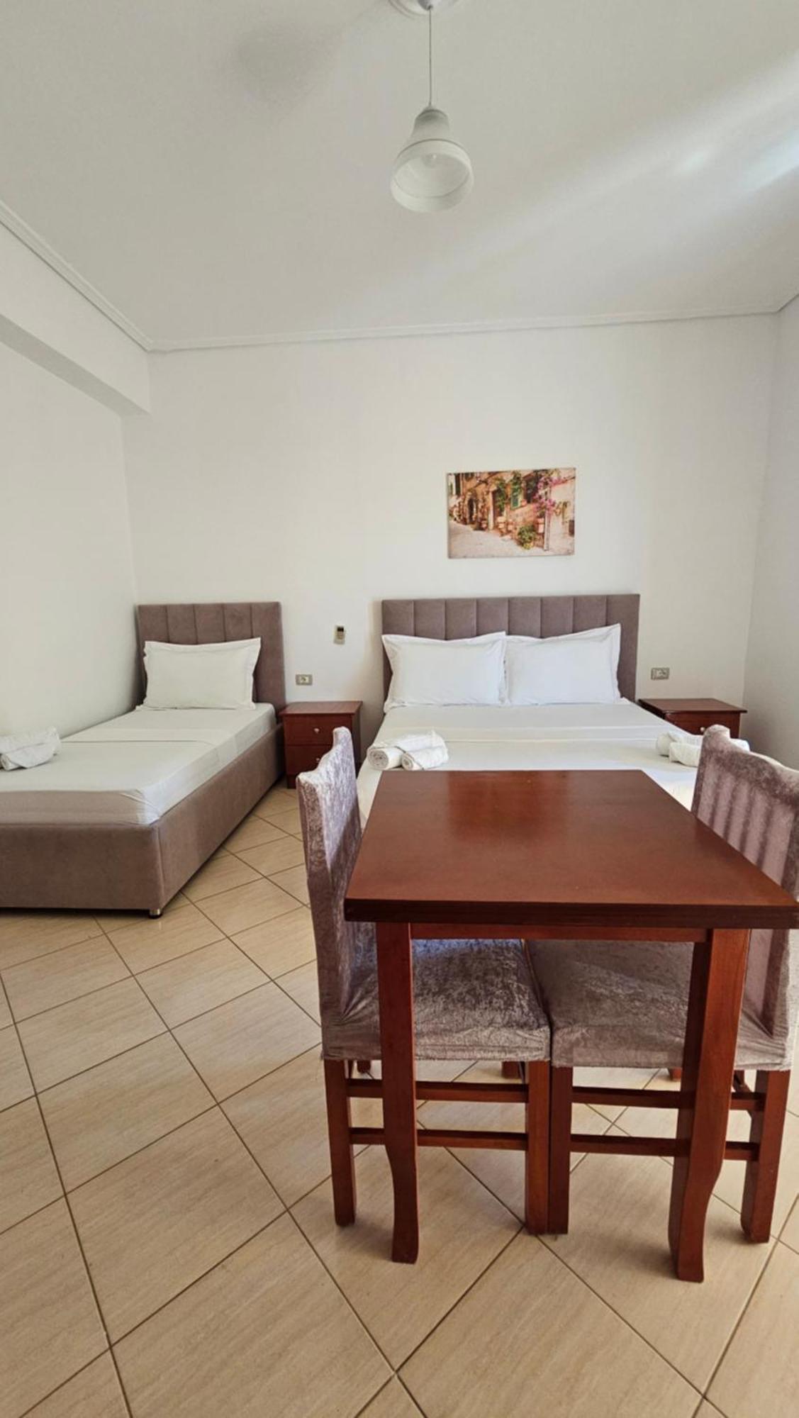 Vila Malo 1 Hotel Ksamil Bagian luar foto