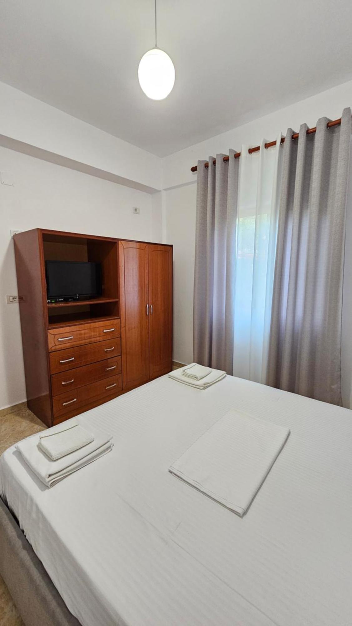 Vila Malo 1 Hotel Ksamil Bagian luar foto