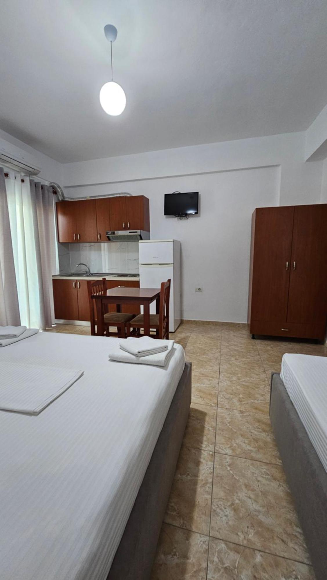 Vila Malo 1 Hotel Ksamil Bagian luar foto